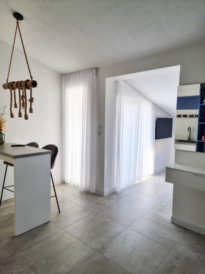Adria Mare Apartment Crikvenica Exterior photo